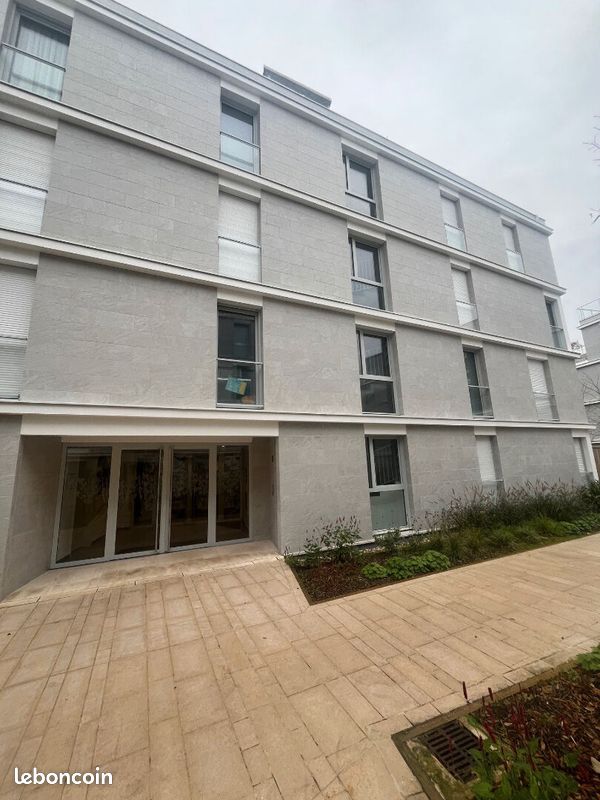 Appartement 1 pièce 27 m² · à Saint-Germain-en-Laye · 27 m² · 910 €