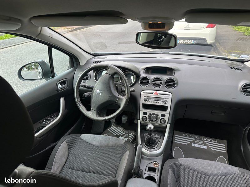 Peugeot 308 118 000 km (image 2)