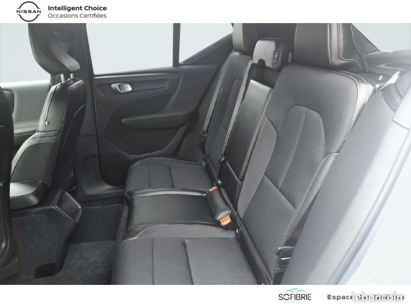 Volvo XC40 T4 190ch Momentum Geartronic 8 (image 12)