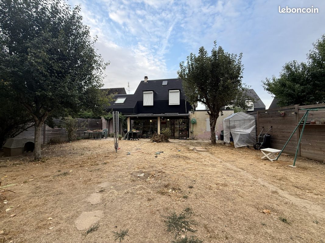 Maison 6 pièces 113 m² · à Savigny-le-Temple · 113 m² · 259 000 €