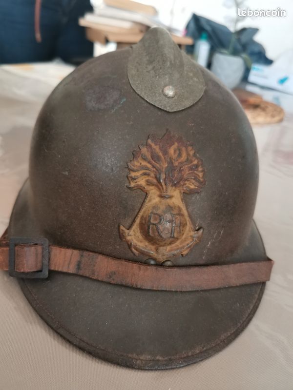 ANCIEN CASQUE MILITAIRE Adrian Soldat WW1 WW2 ou pompier EUR 59,00