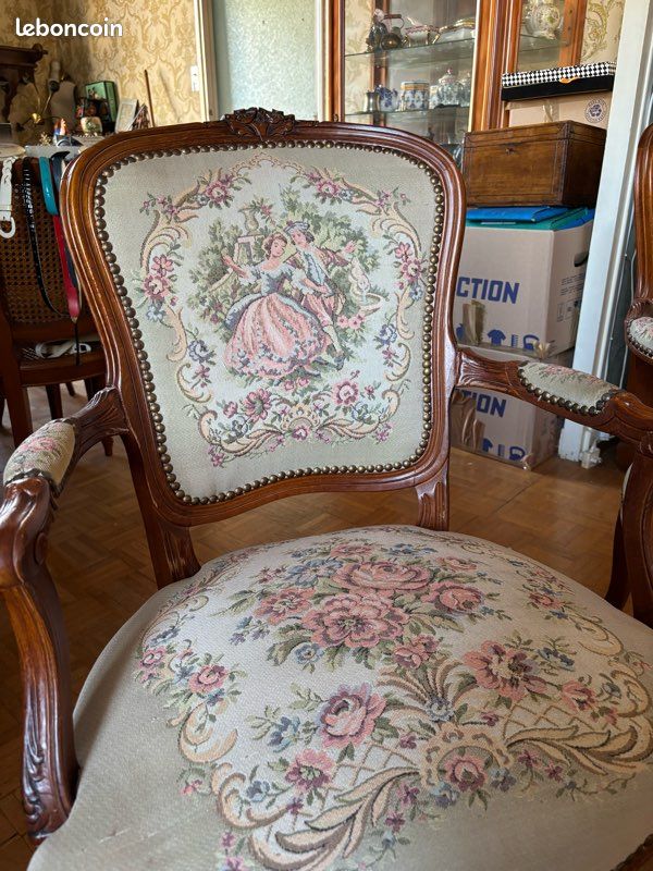 Ancienne chaise en bois cousu à l ancienne prix négociable (image 3)