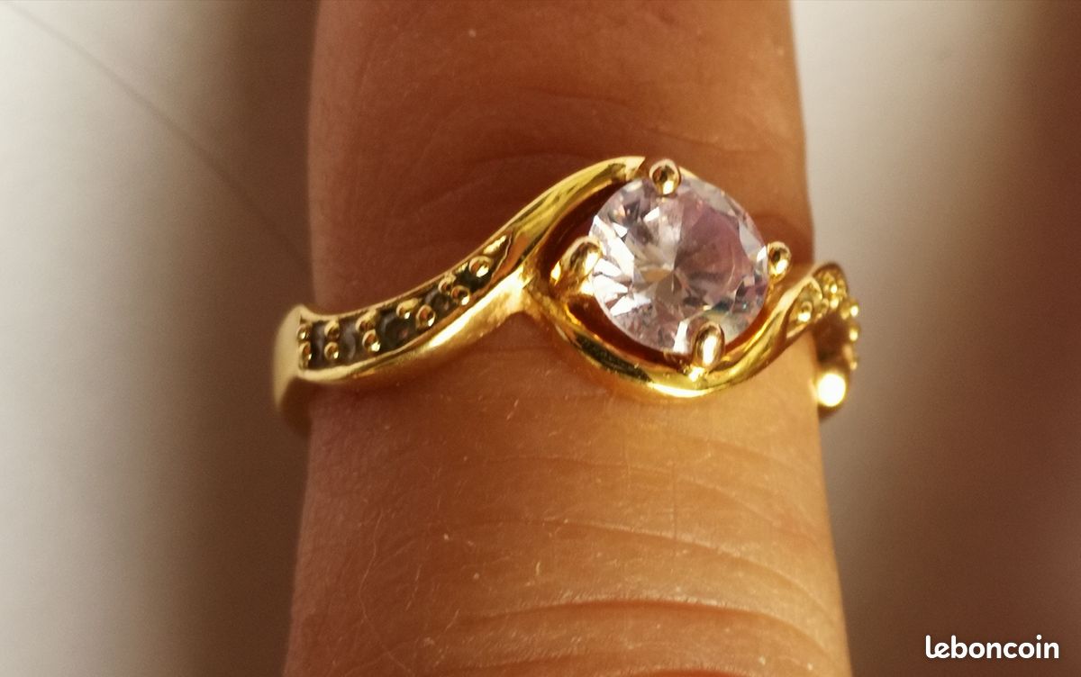 Bague pierre reflet mauve (image 1)