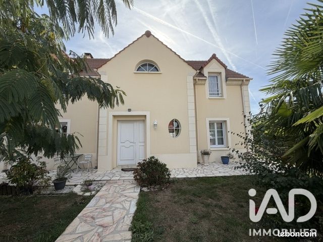 Maison 8 pièces 216 m² · à Nanteuil-le-Haudouin · 216 m² · 430 000 €