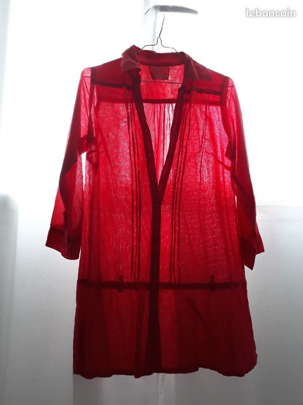 Chemisier rouge (image 1)