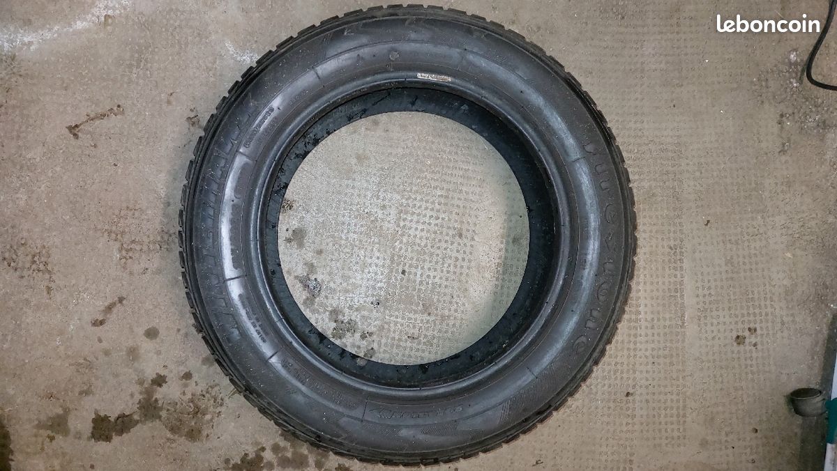 Pneu neige 185/60 R 15 88 T (image 1)