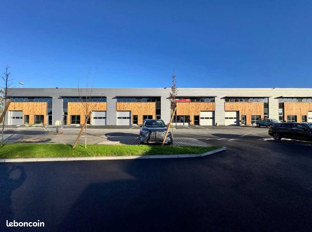 Local commercial 1 pièce 250 m² · à Saint-Herblain · 250 m² · 483 000 €