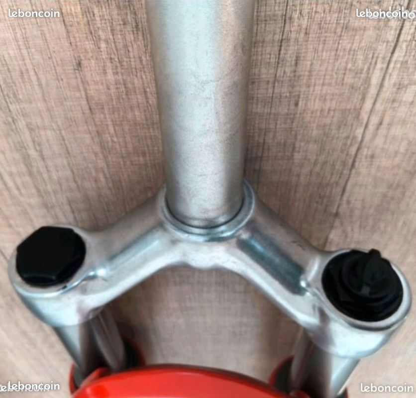 Fourche VTT Rockshox Duke - Pour Pièces Détachées / Non Fonctionnelle