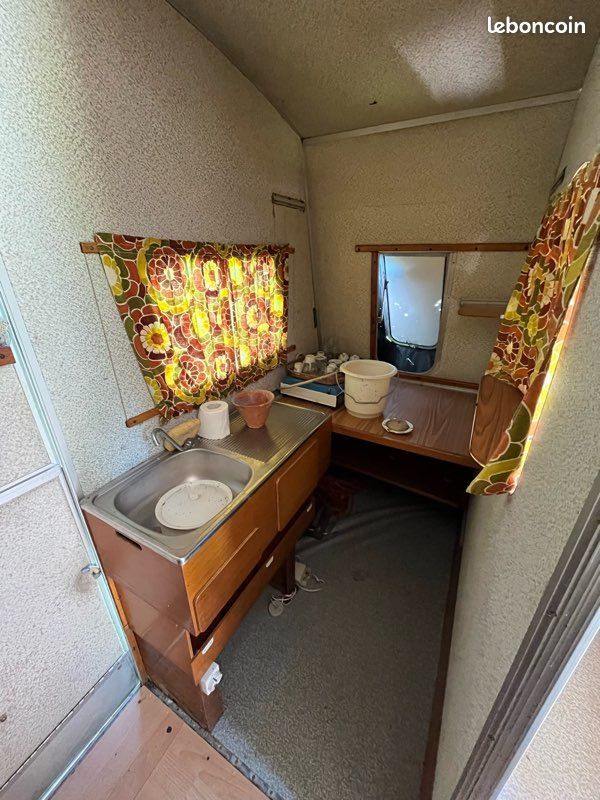 Caravane ancienne - modèle Rapido (image 2)