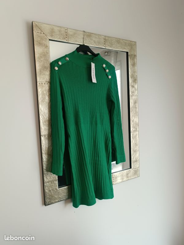 Robe (image 1)