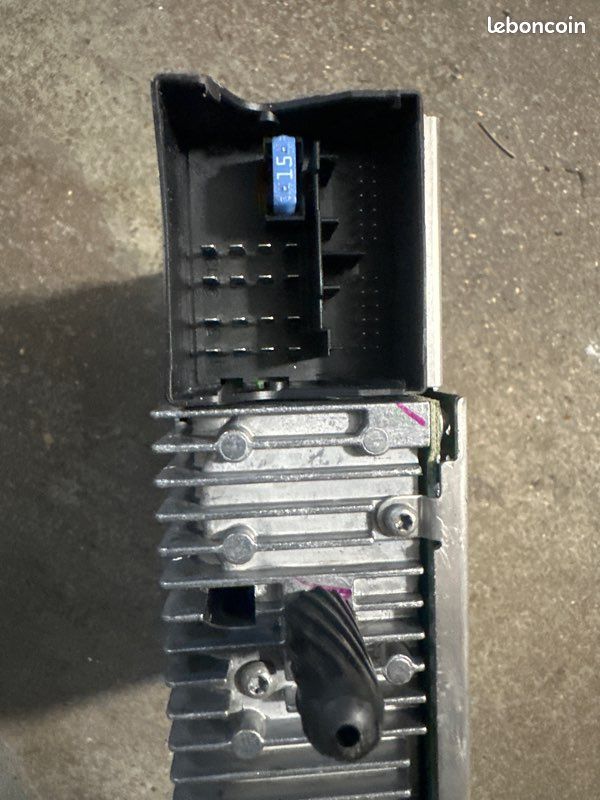 Poste radio BMW Business CD (image 3)
