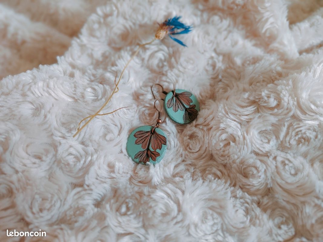 Boucles d'oreilles (image 1)