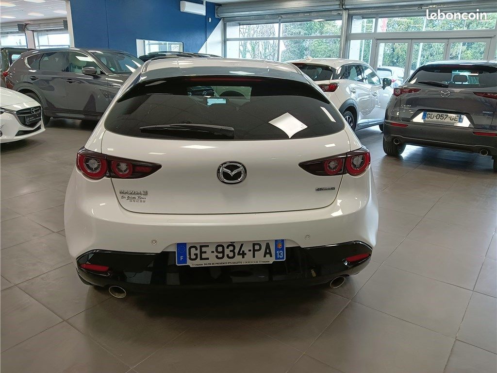 Mazda 3 IV 5 PORTES 2022 2.0L E-SKYACTIV-X M HYBRID 186 CH BVM6 Homura (image 4)
