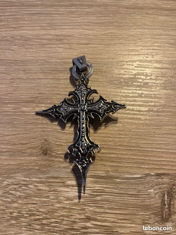 Pendentif Croix Vintage Doré Et Noir - Années 70 - Style Rétro