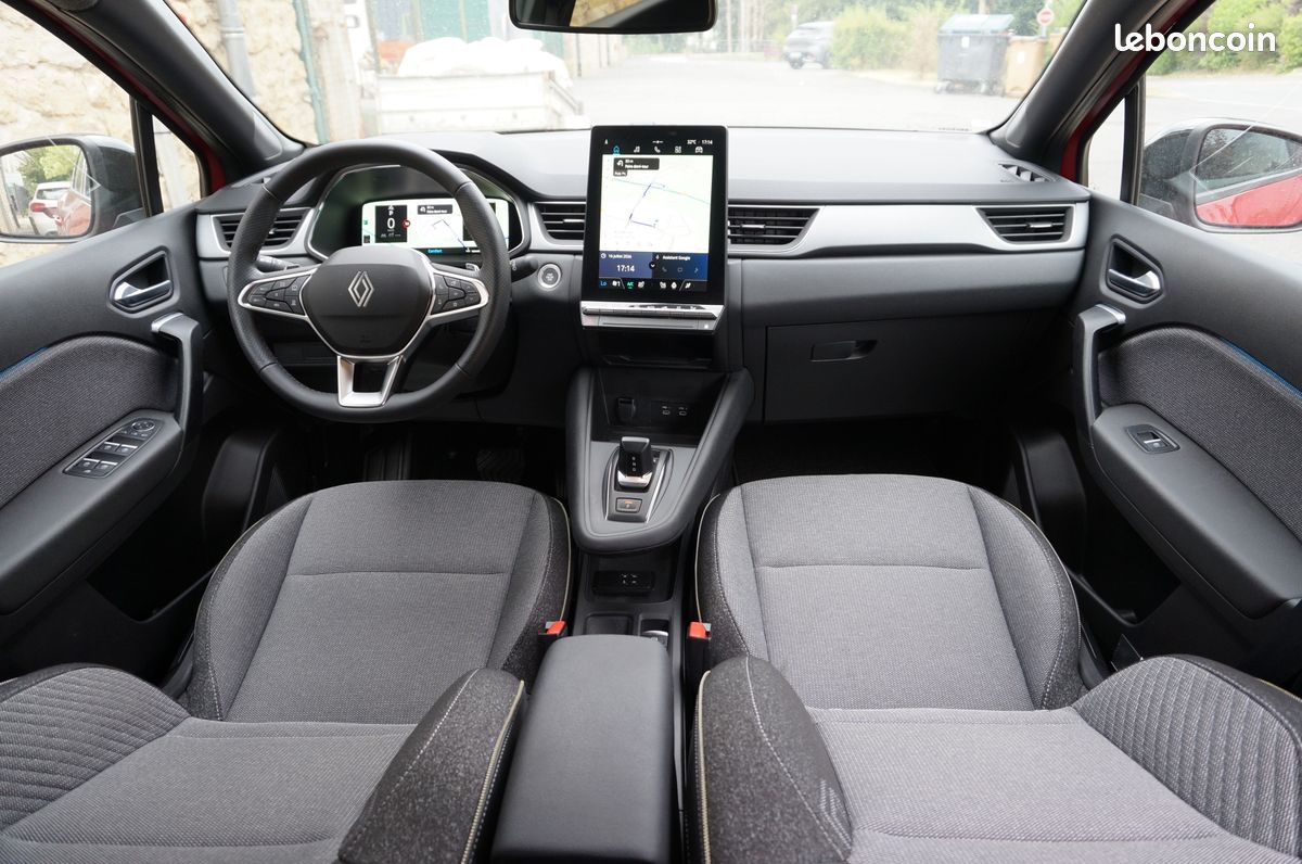 Nouveau Renault CAPTUR - 1.3TCE 160 EDC - TECHNO - 8.000Kms/Septembre 2025 (image 8)