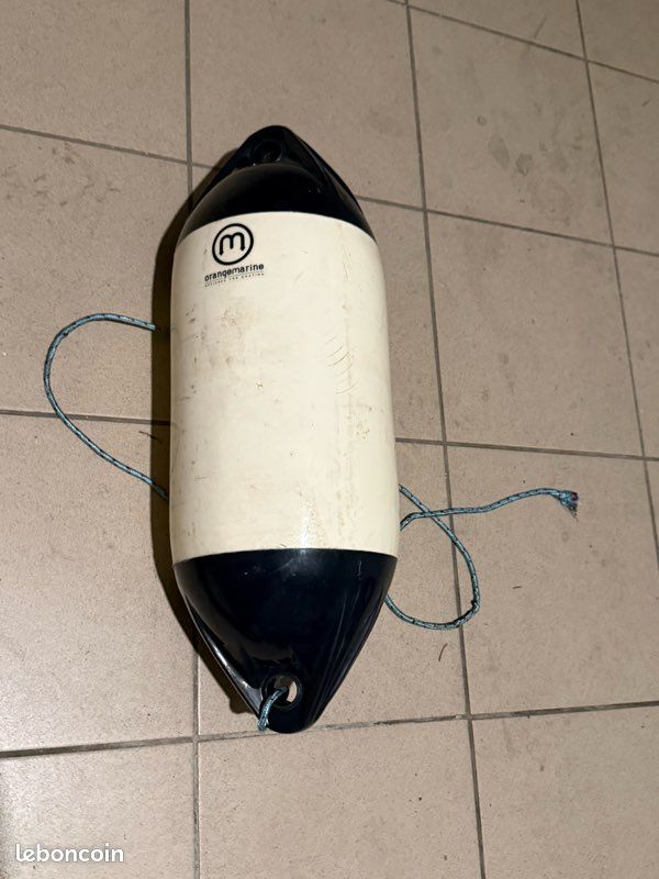 Bouée d’amarage (image 1)