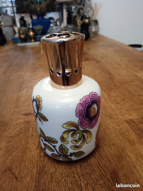 Ancienne lampe Berger en porcelaine KL Pillivuyt - Décoration