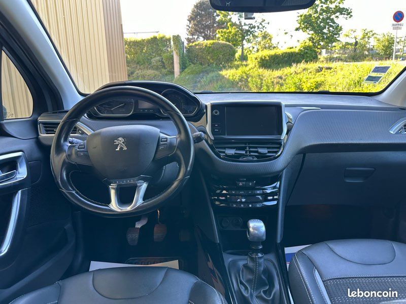 Peugeot 2008 1.2THP 130ch an 2019 Clim GPS 5990 eur (image 8)