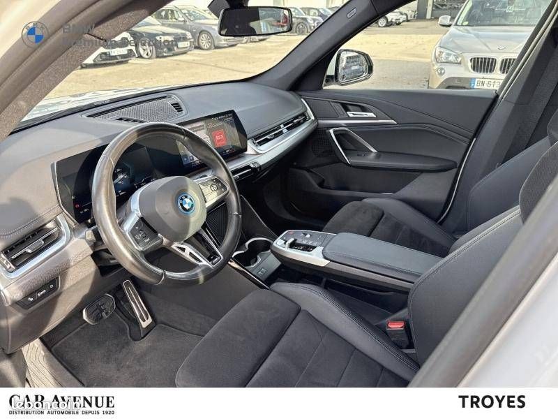 BMW iX1 xDrive30 M Sport (image 20)