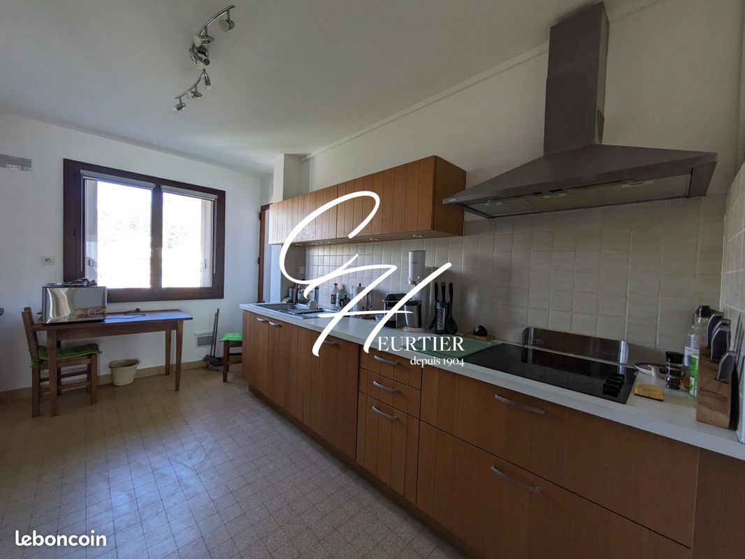 Appartement 5 pièces 107 m² · à Voiron · 107 m² · 1 200 €/mois