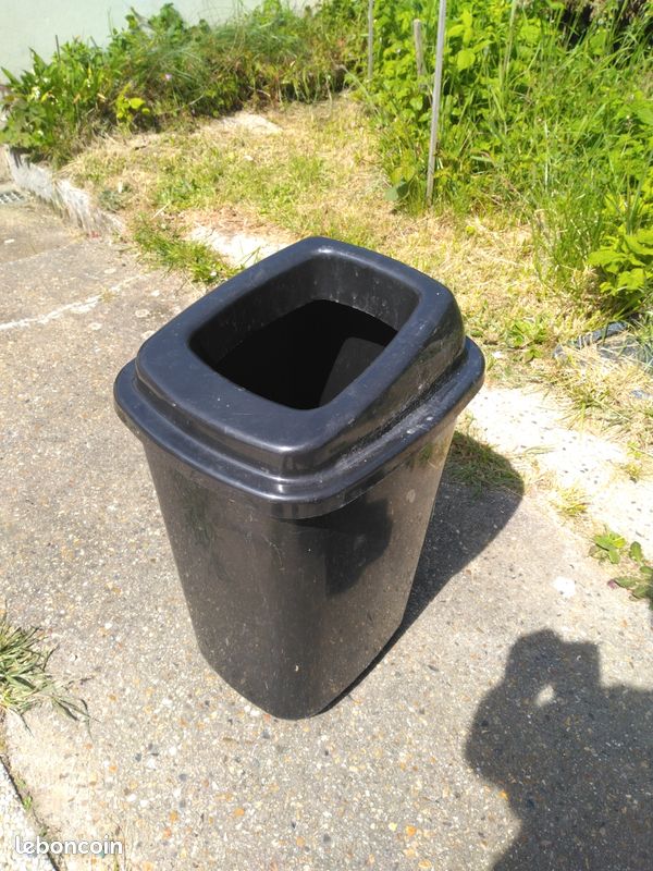 Poubelle 60 litres (image 1)