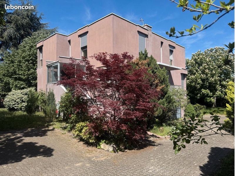 Local commercial 360 m² · à Clermont-Ferrand · 360 m² · 749 500 €