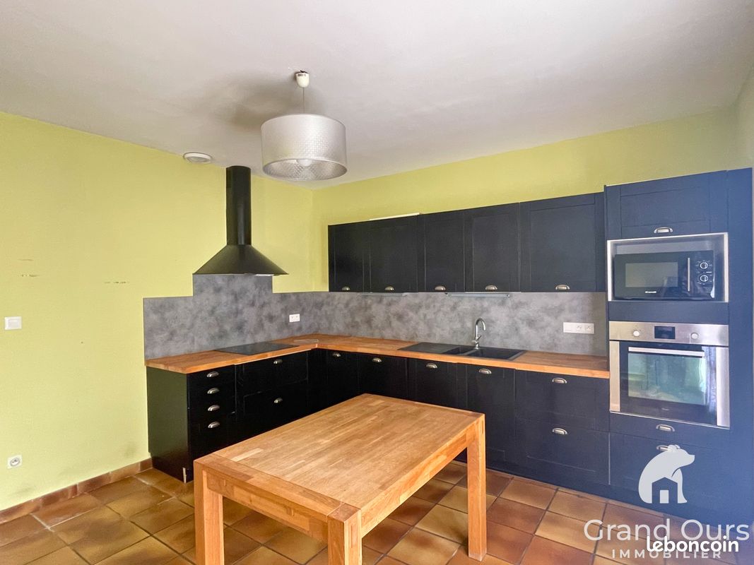 Maison 7 pièces 160 m² · à Moulins · 160 m² · 950 €/mois