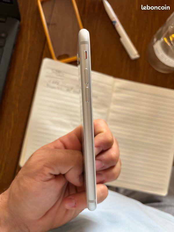 IPhone 8 64 GB + coque rhinoshield (image 6)
