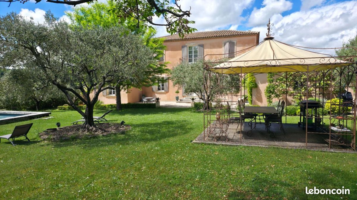 Maison 8 pièces 203 m² · à Malaucène · 203 m² · 1 196 000 €