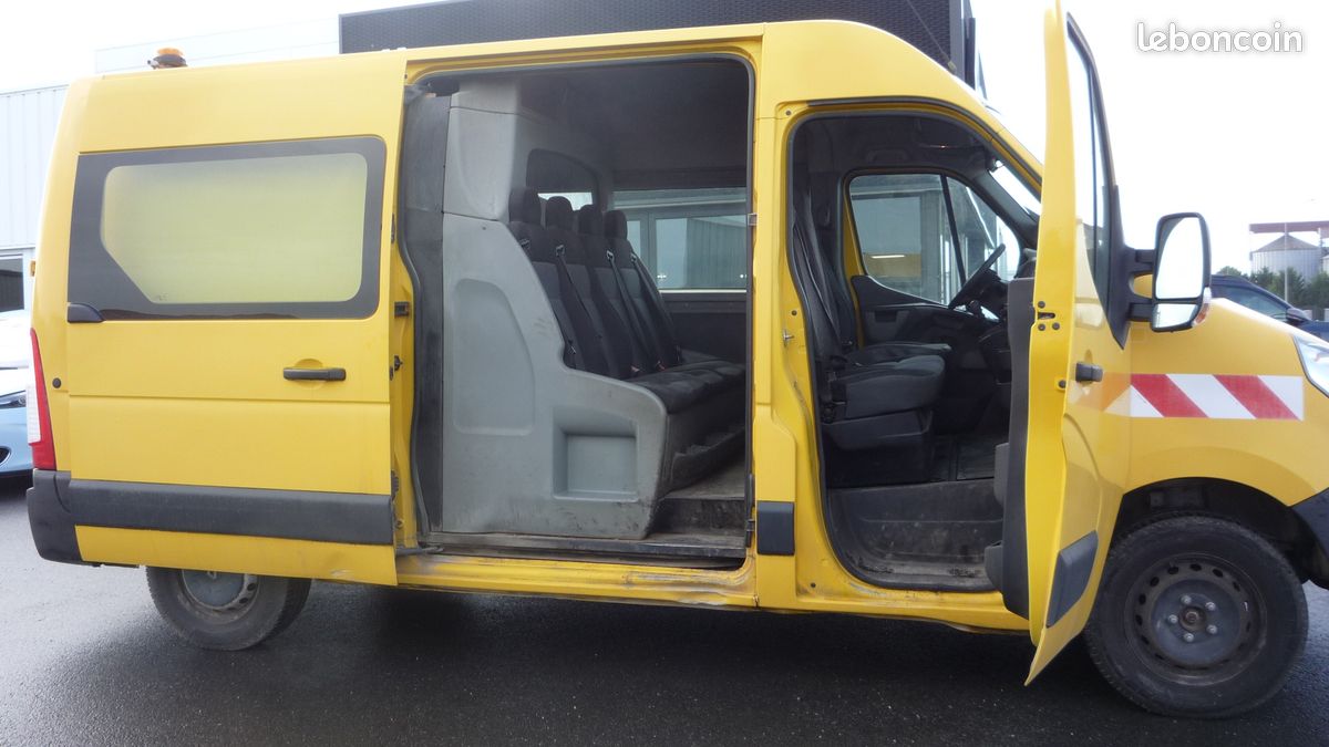 Master III cab appro . 7 places . Bv neuves . 165cv (image 3)