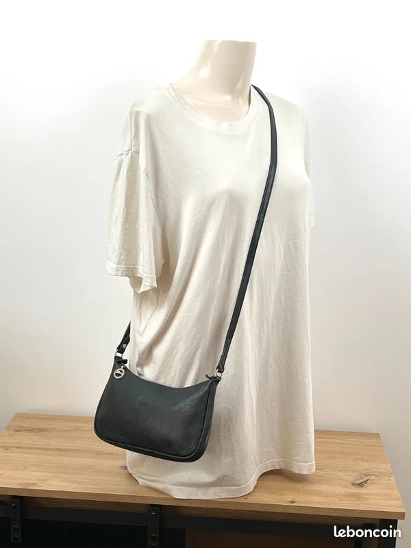Longchamp 731 - Sac à main pochette baguette porté épaule en cuir grainé noir / bleu nuit (image 3)