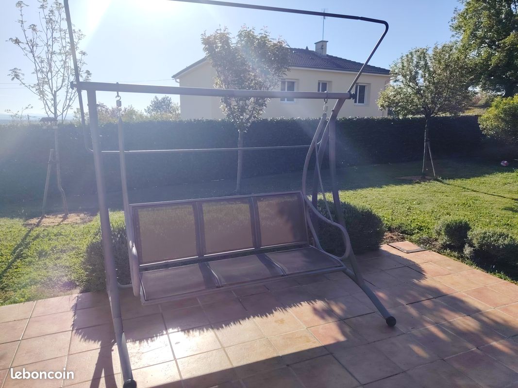 Vends balancelle de jardin en acier léger, bon état (image 1)