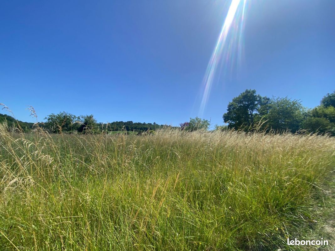 Terrain à bâtir de 1500 m² à LEGUILLAC-DE-L'AUCHE (24) · à Léguillac-de-l'Auche · 22 000 €