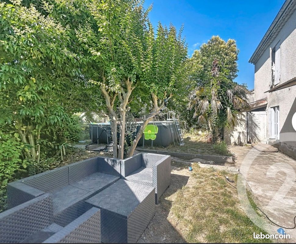 Maison 10 pièces 238 m² · à Condom · 238 m² · 150 000 €