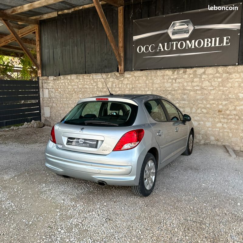 PEUGEOT 207 1.6 HDI 92cv BUSINESS PACK / Kit Distrib Ok / Régulateur / Bluetooth /Carplay possible (image 3)