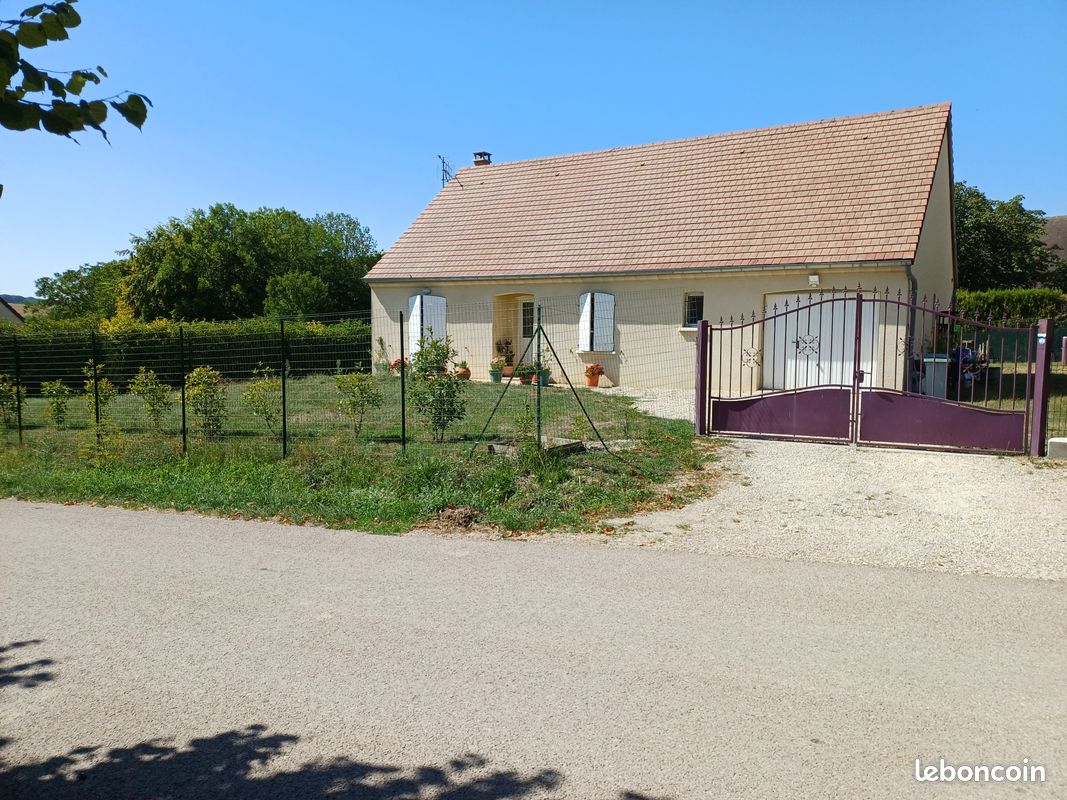Maison 4 pièces 88 m² · à Rigny-le-Ferron · 88 m² · 740 €/mois