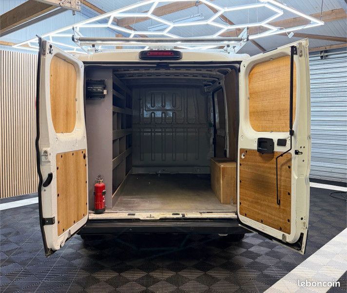 Peugeot BOXER FG 330 L1H1 2.2 BLUEHDI S&S 120CH ASPHALT (image 8)