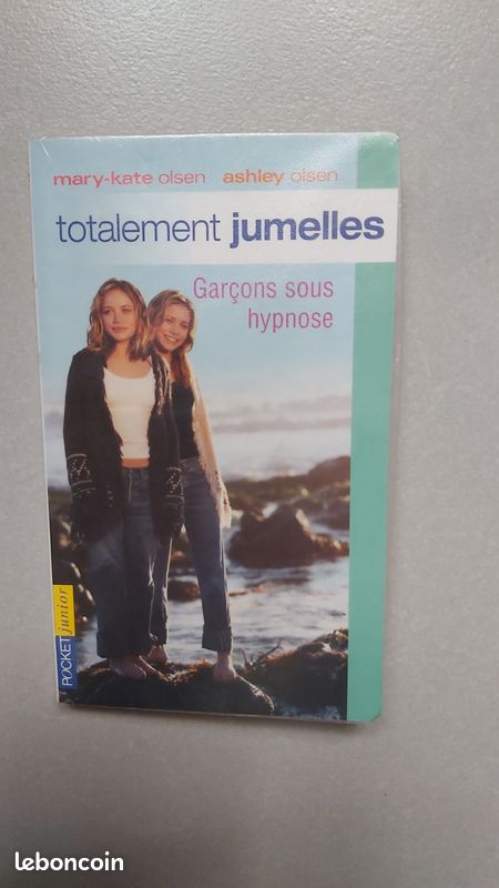 Totalement jumelles Garçons sous hypnose (image 1)