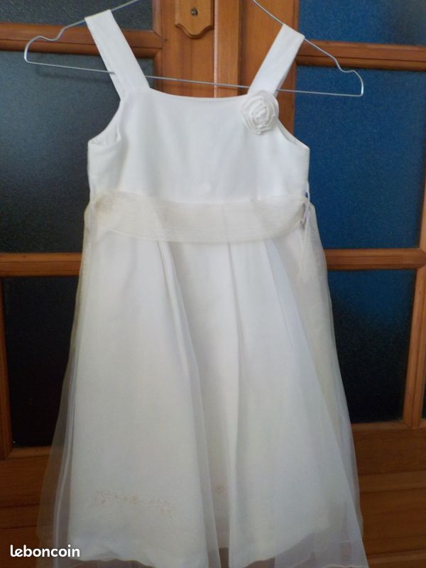 Superbe robe blanche à bretelles pour cérémonie marque JODHPUR taille 5 ans impeccable et boléro rose 5 ans l'ensemble 10 Euros ou séparé (image 4)