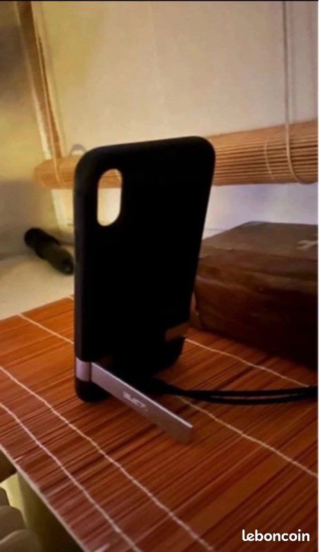 Coque IPhone XR avec béquille (image 2)