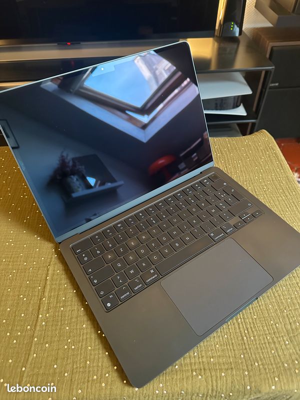 MacBook Air M3 - 13" - 16Go RAM - 512Go SSD - Midnight Blue (image 1)