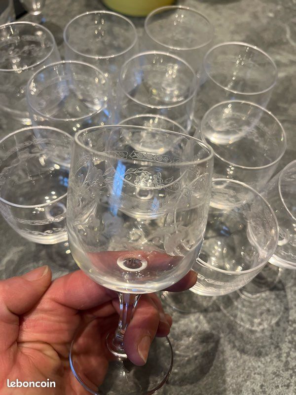 12 petits verres à Vin (image 1)