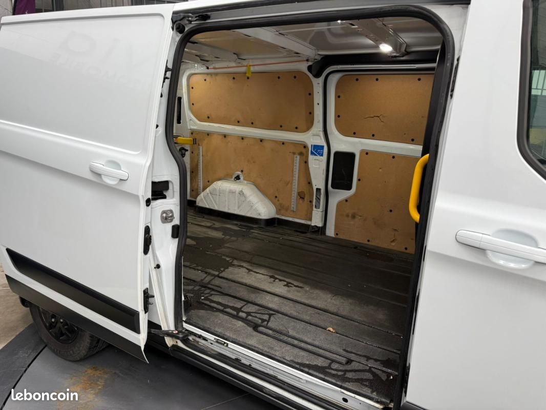 Ford Transit Custom FOURGON L2H1 2.0 ECOBLUE 170 cv Trail (image 14)