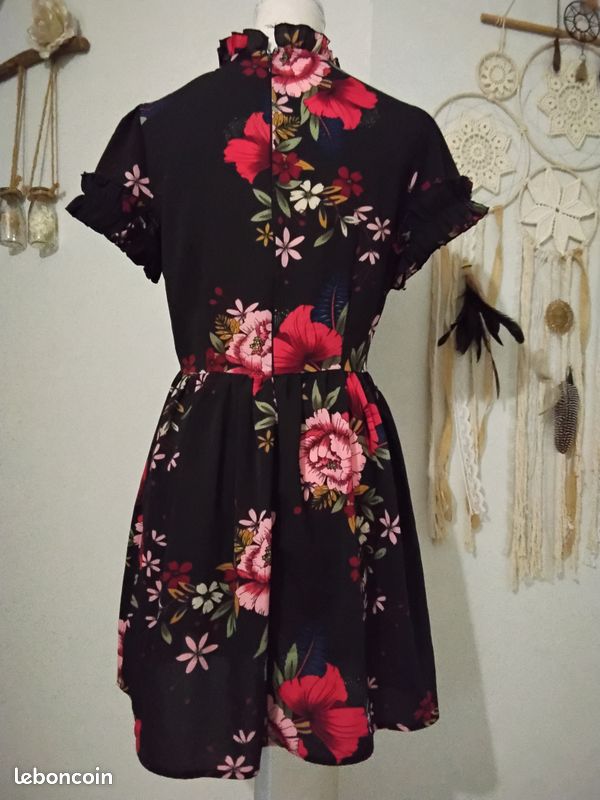 Robe courte, fleurie, AX Paris (image 5)