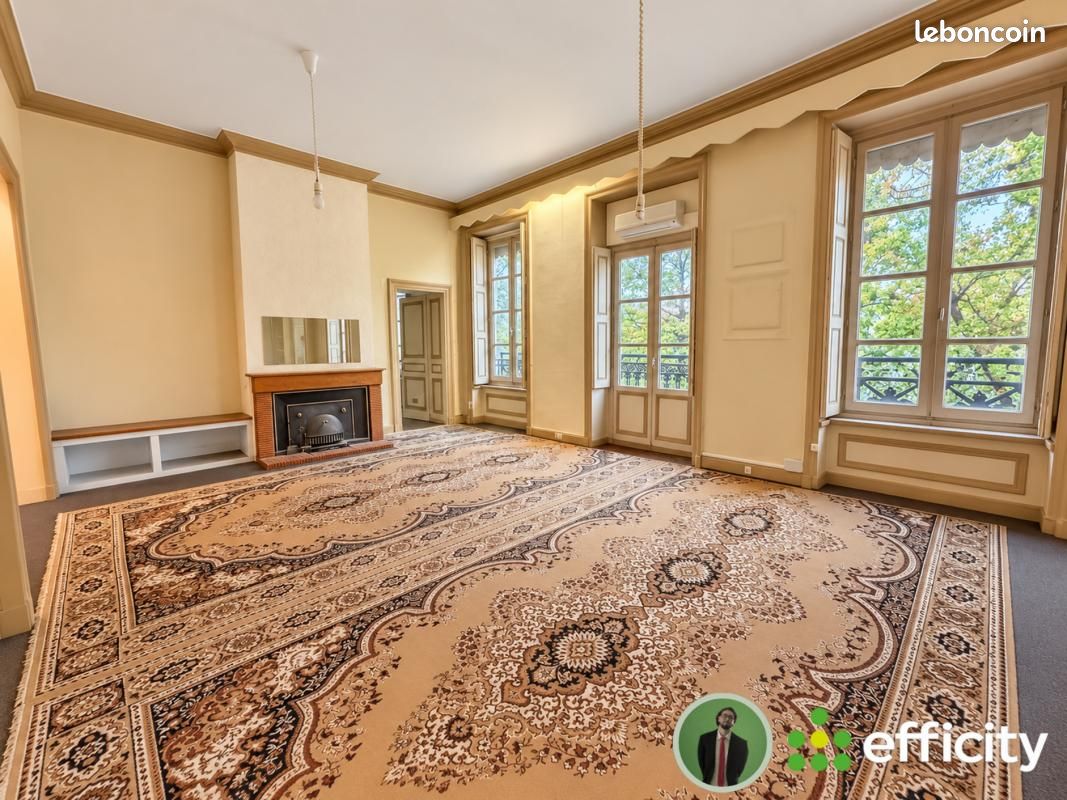 Appartement 7 pièces 145 m² · à Caluire-et-Cuire · 145 m² · 449 000 €
