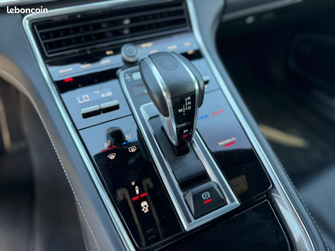 PORSCHE PANAMERA Turbo S V8 4.0 700 Hybrid Sport Turismo (image 18)