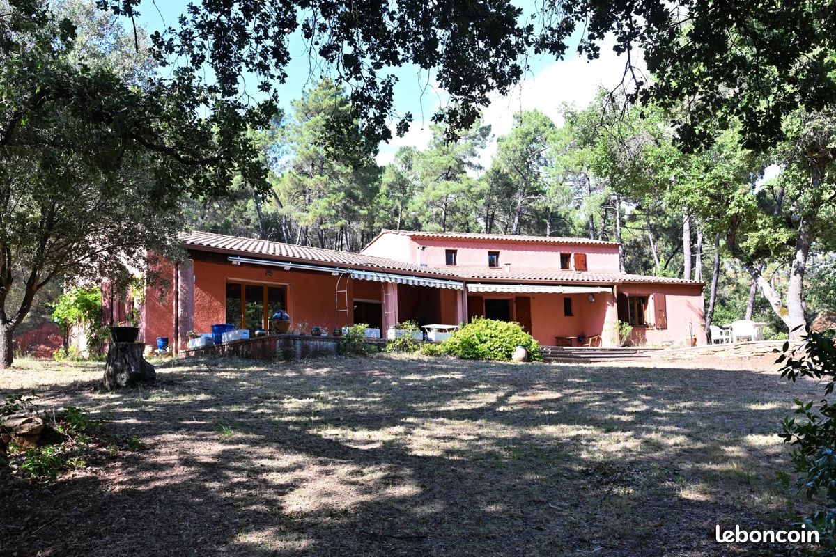 Maison 6 pièces 232 m² · à Roussillon · 232 m² · 735 000 €