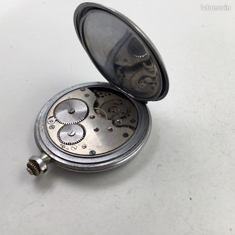 Montre à Gousset Ancienne En Argent Massif - Ne Fonctionne Pas, Pour Pièces Ou Décoration - Avant 1920