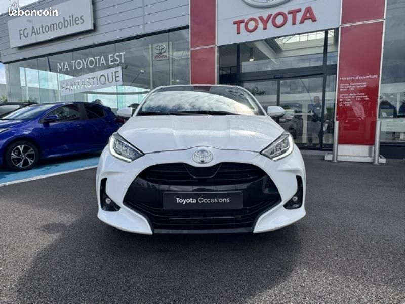 Toyota Yaris 116h Design 5p MC24 (image 2)