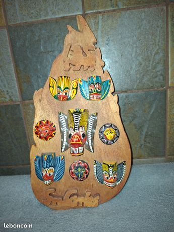 Masques traditionnels sri lankais faits main en bois pour